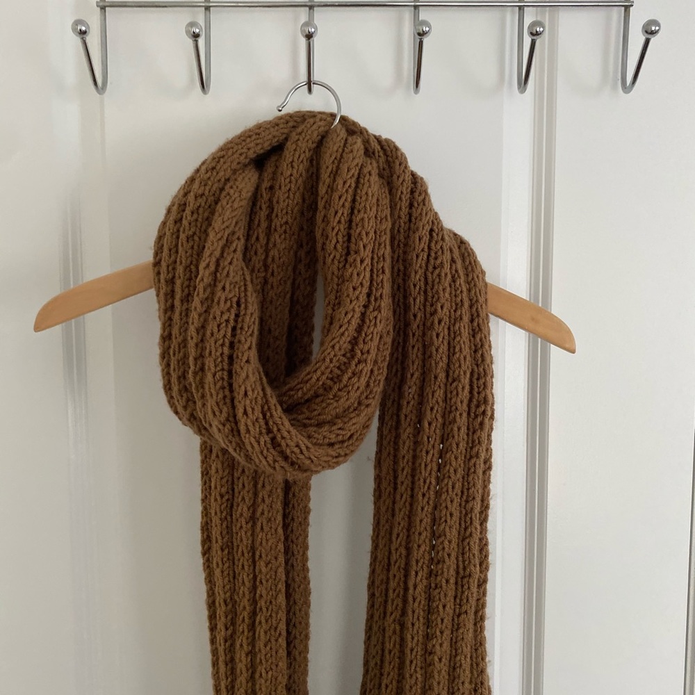 Large knitted scarf